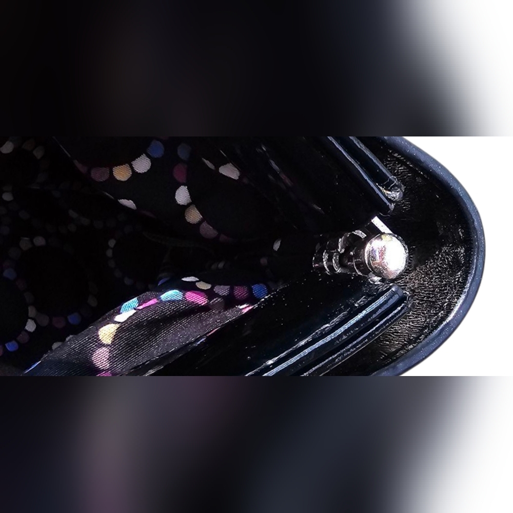 Vera Bradley Elegant Black Quilted Clutch Hinged Stays Open Pix In Natural Light - Picture 5 of 11